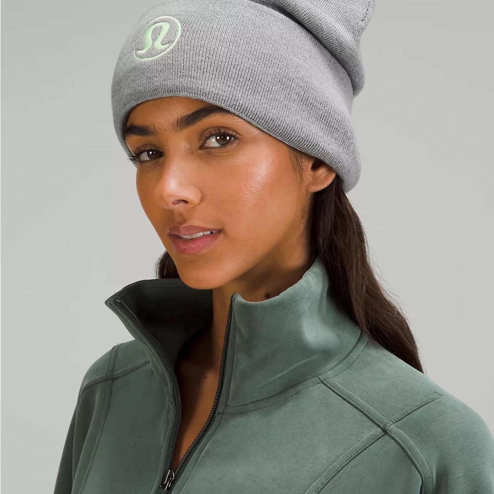 Sold! Lululemon NWT Warm Revelation Beanie L/XL SOLD other platform - Picture 1 of 8